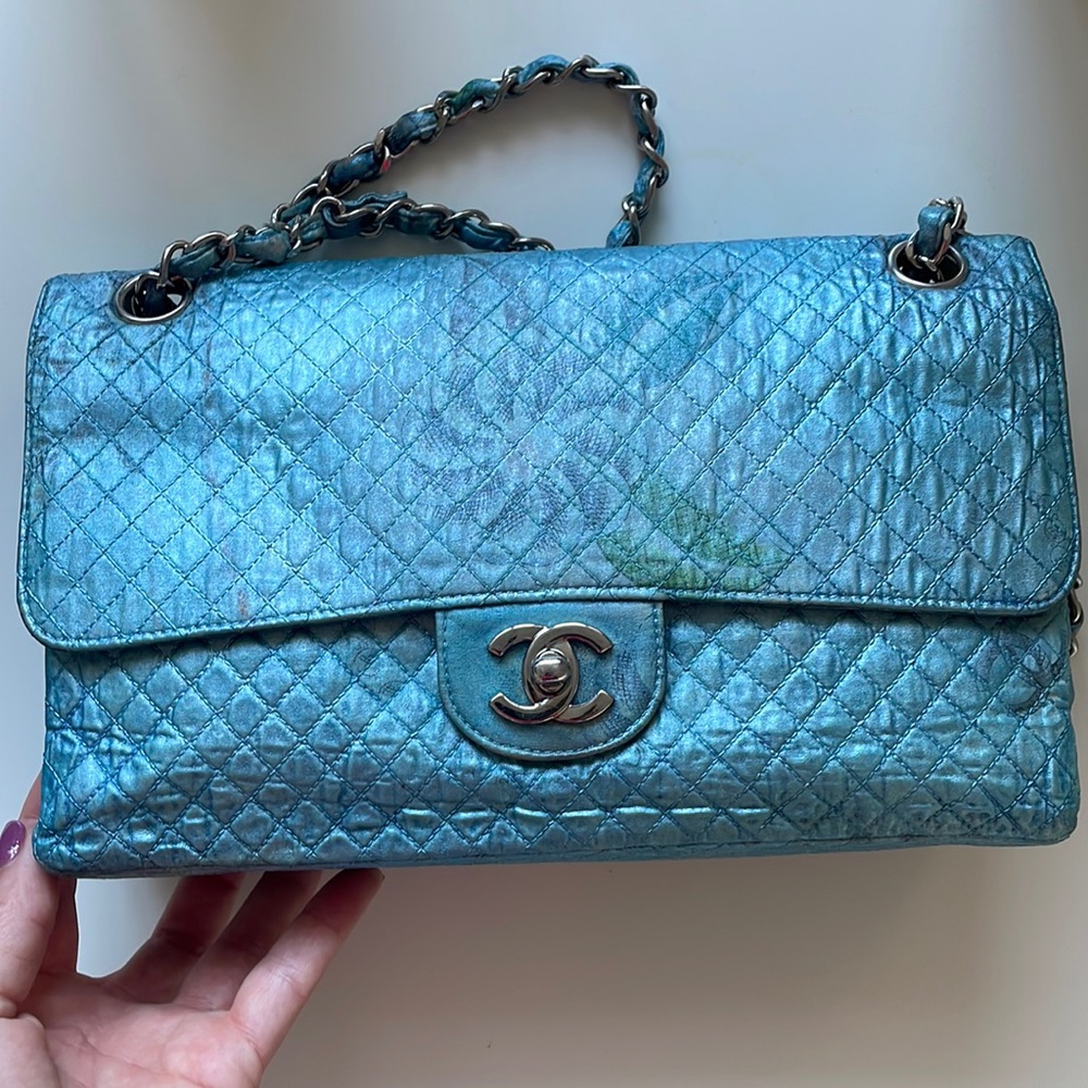 𝑹𝑨𝑹𝑬💎 𝑪𝑯𝑨𝑵𝑬𝑳 1997 LIMITED EDITION flap canvas shoulder bag. - Picture 4 of 15